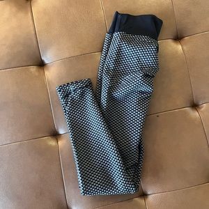 SHEIN brand black scrunch butt leggings